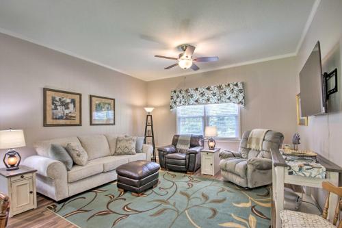 Family Home with Fire Pit, 2 Mi to Lake Access in Lexington, USA
