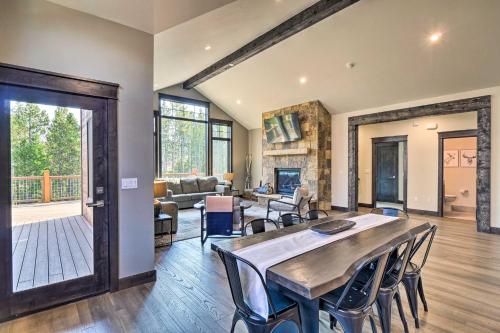 Luxurious Breckenridge Home - Families Welcome!