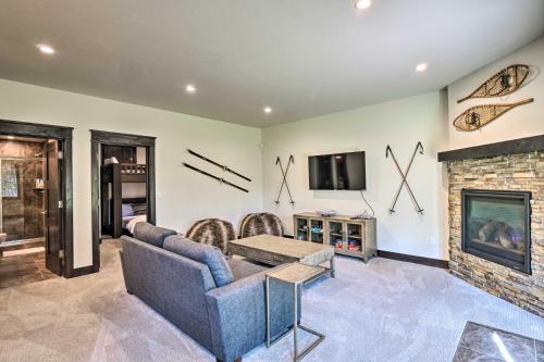 Luxurious Breckenridge Home - Families Welcome!