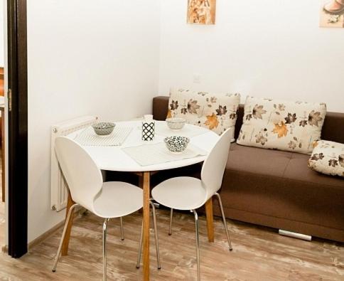 2 bedrooms, 3 beds