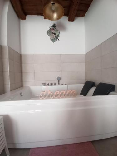 Karstais baseins, PEÑAFIEL DREAMS con JACUZZI (PENAFIEL DREAMS con JACUZZI) in Peñafiel