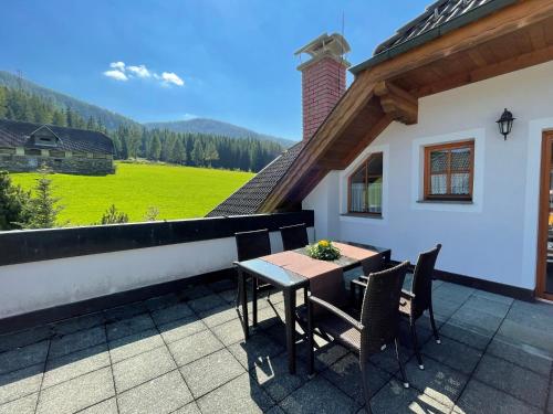 Balkons/terase, Ferienhaus Alpenblick in Krakaušatena