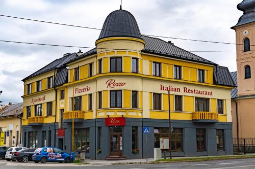 B&B Michalovce - Rosso Aparthotel - Bed and Breakfast Michalovce