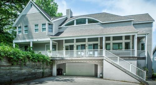 Grand Beach Lakefront - main image