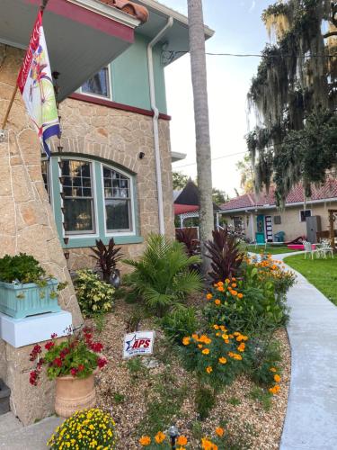 Ms. Maggie's South Country Inn - image 7