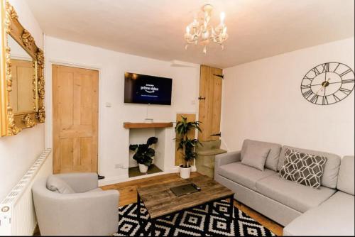 Large Stunning City Centre House with Cinema Room gîte à louer Arminghall