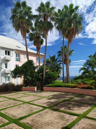 Charmant appartement en bord de mer avec piscine