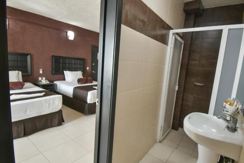 room detail thumbnail 2