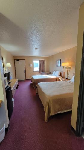 2 twin beds