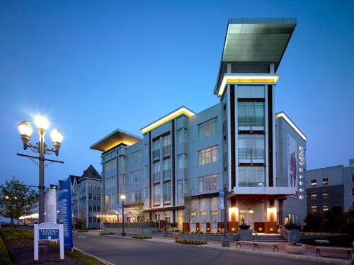 Bungalow Hotel in Long Branch, USA