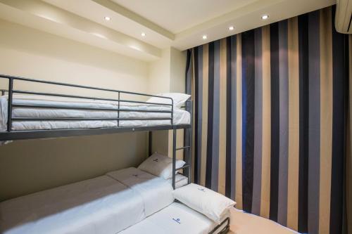 Rhodes Central Suite - image 3