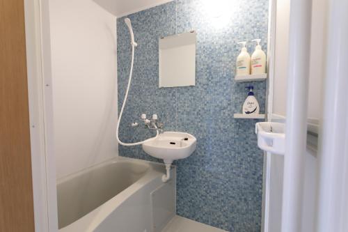 room detail thumbnail 2