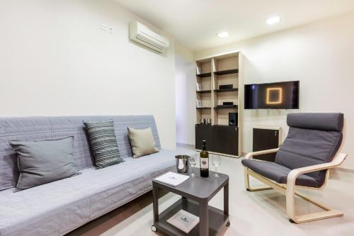 Rhodes Central Suite