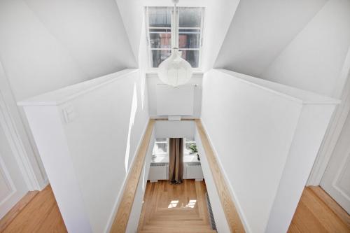 Regent 5 - Large Apt with Terrace right in Centre of Copenhagen - image 4