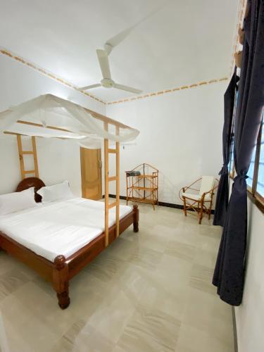 Lighthouse Guesthouse Room Type - Double Room with Shared Bathroom