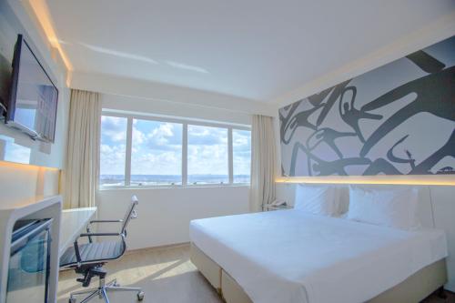 ibis Styles Brasilia Aeroporto Base Concept Hotel is perfectly located for both business and leisure guests in Brasilia. The hotel offers guests a range of services and amenities designed to provide comfort and convenience. 24-hour