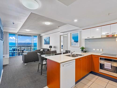  Two-Bedroom Apartment (High Floor) image 7