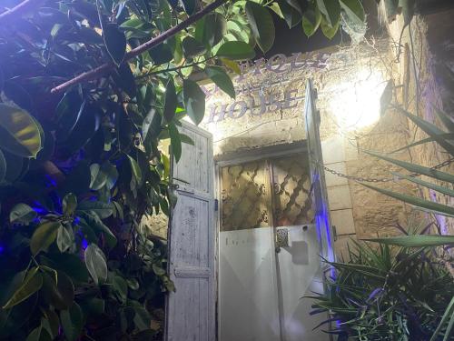 Antique guest house in Nazaret