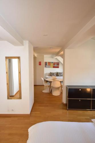 Beautiful studio in the old town - Symbol 2 4ST R, Curych (fotografie 8)