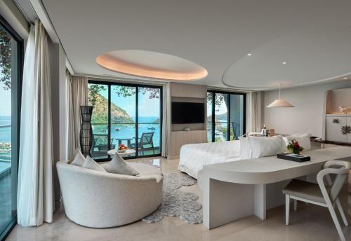 아야나 코모도 리조트, 와에시쿠 비치 (AYANA Komodo Waecicu Beach) in 라부안 바조