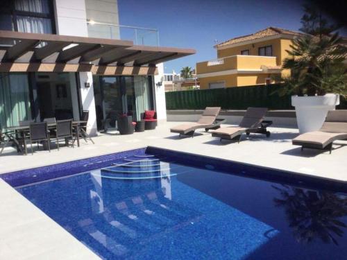 3 bedrooms villa with lake view private pool and enclosed garden at Guardamar del Segura 2 km away from the beach