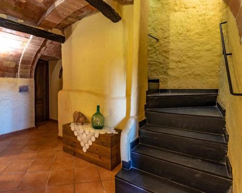 Ermita de Santa Llúcia - Casa rural histórica (Ermita de Santa Llucia - Casa rural historica) in Garrigàs