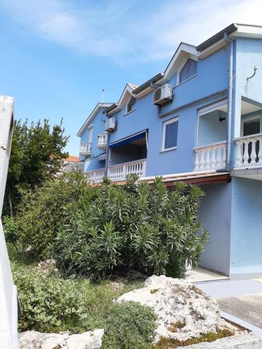 Impeccable 2-Bed Apartment in Zaton