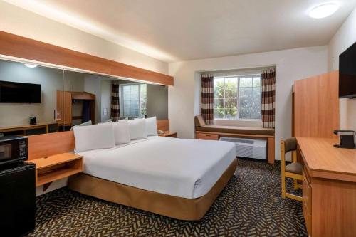 Standard King Room - Disability Access/Non-Smoking
