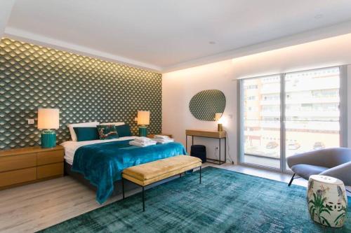 Luxury 4 bedr Flat w/ PANORAMIC Views & Pool!! in อัลเกส