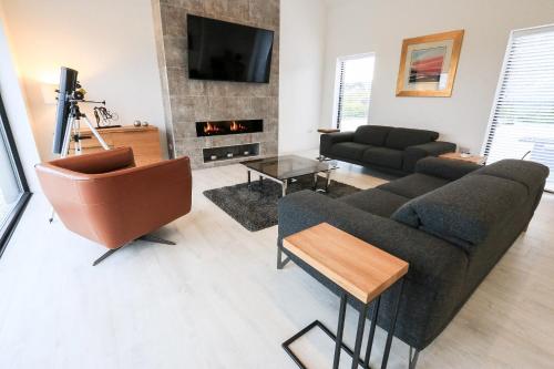 Black Barn Skye - Contemporary 3 bed / 4 bath home