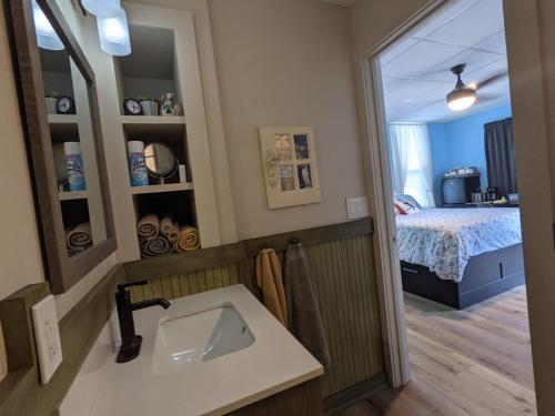 ห้องน้ำ, The Estate Studio in Downtown Milford in มิลฟอร์ด (OH)