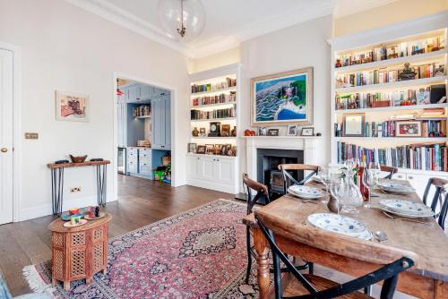 Picture of Charming Pimlico Home Close To The River Thames By Underthedoormat