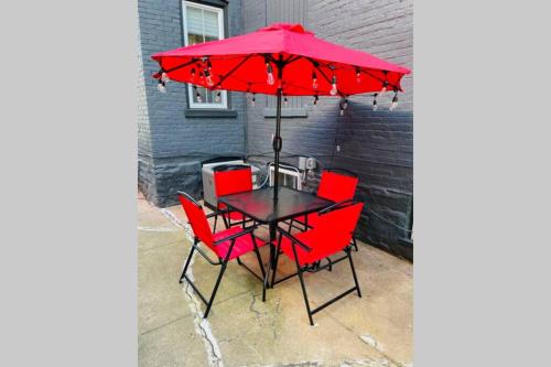 Modernized City Home w/ Parking Downtown Lancaster