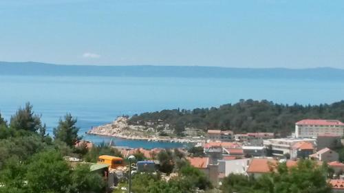 2 bedrooms apartement at Makarska 800 m away from the beach with sea view furnished terrace and wifi