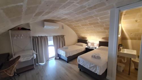2 twin beds