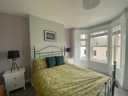4 Bedroom Portrush Town Centre Holiday Rental gîte à louer Ramore Head