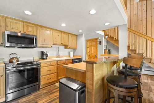 3BDR Condo with Loft Heart of Breck Walk to Town - main image