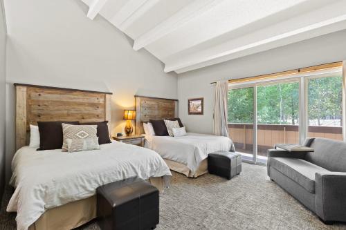 3BDR Condo with Loft Heart of Breck Walk to Town - image 12