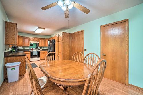 Holiday Island Home - 9 Mi to Eureka Springs - image 4