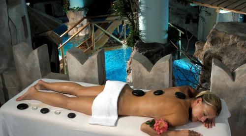 Hotel La Perla - image 8