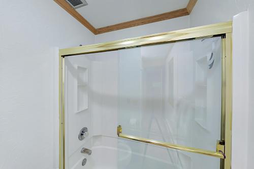 Breakaway West - Hot Tubs & Pool - Walk to Village condo - image 10