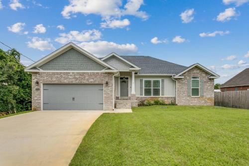 3138 Laurel Drive - main image