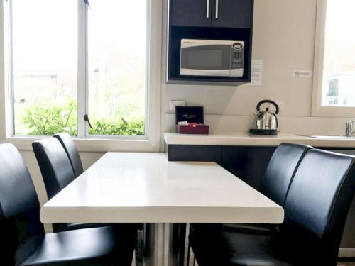 Létesítmények, Harbour View Motel near Richard Pearse repülőtér