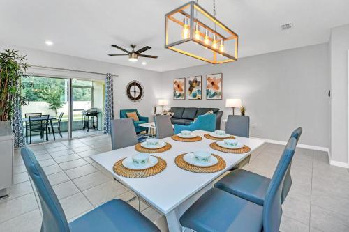 Spacious 3BR Holiday Home - Pool and BBQ! - image 2