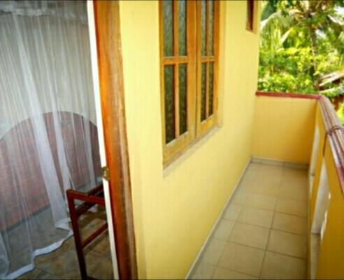 Standard Double Room image 5