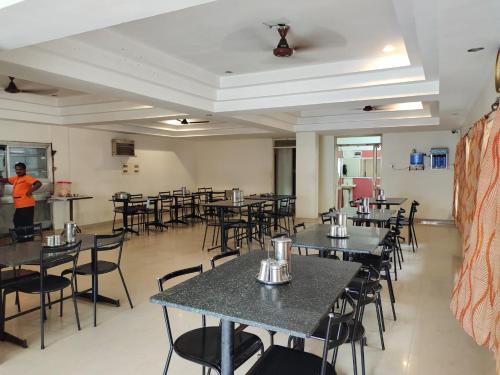 Restaurant, Hotel Geetha International in Tuticorin