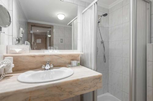 Hotel Bellevue - image 12