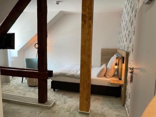 1 queen bed