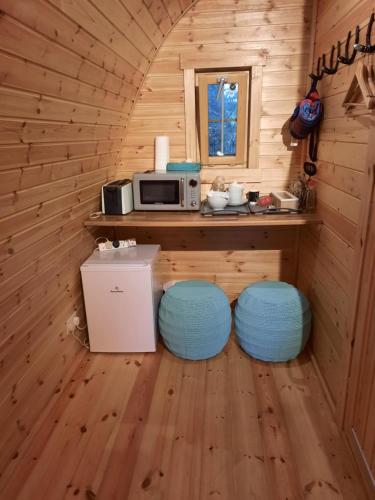 Instalaciones, Log cabin in Cavan