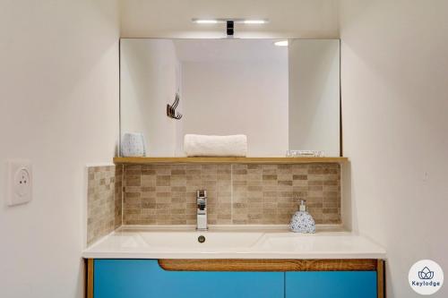 浴室, T2- Aux Pluies d'Or- 47m2- Sainte-Clotilde in 留尼旺